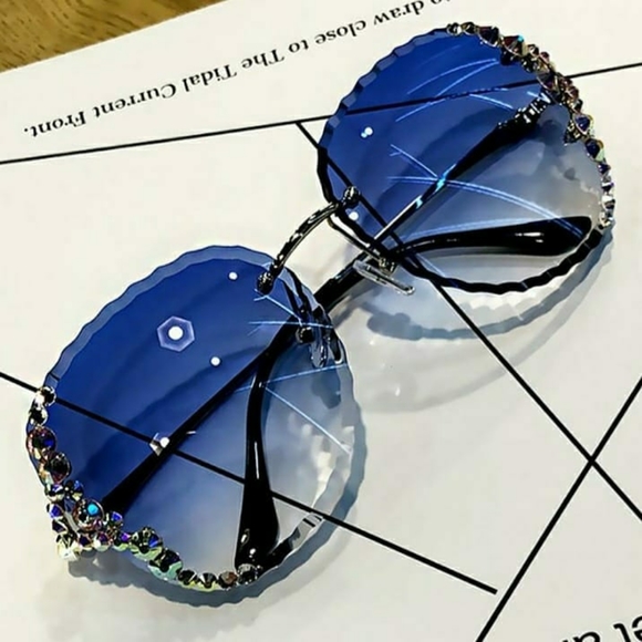 Diamond sunglasses - Picture 2 of 2